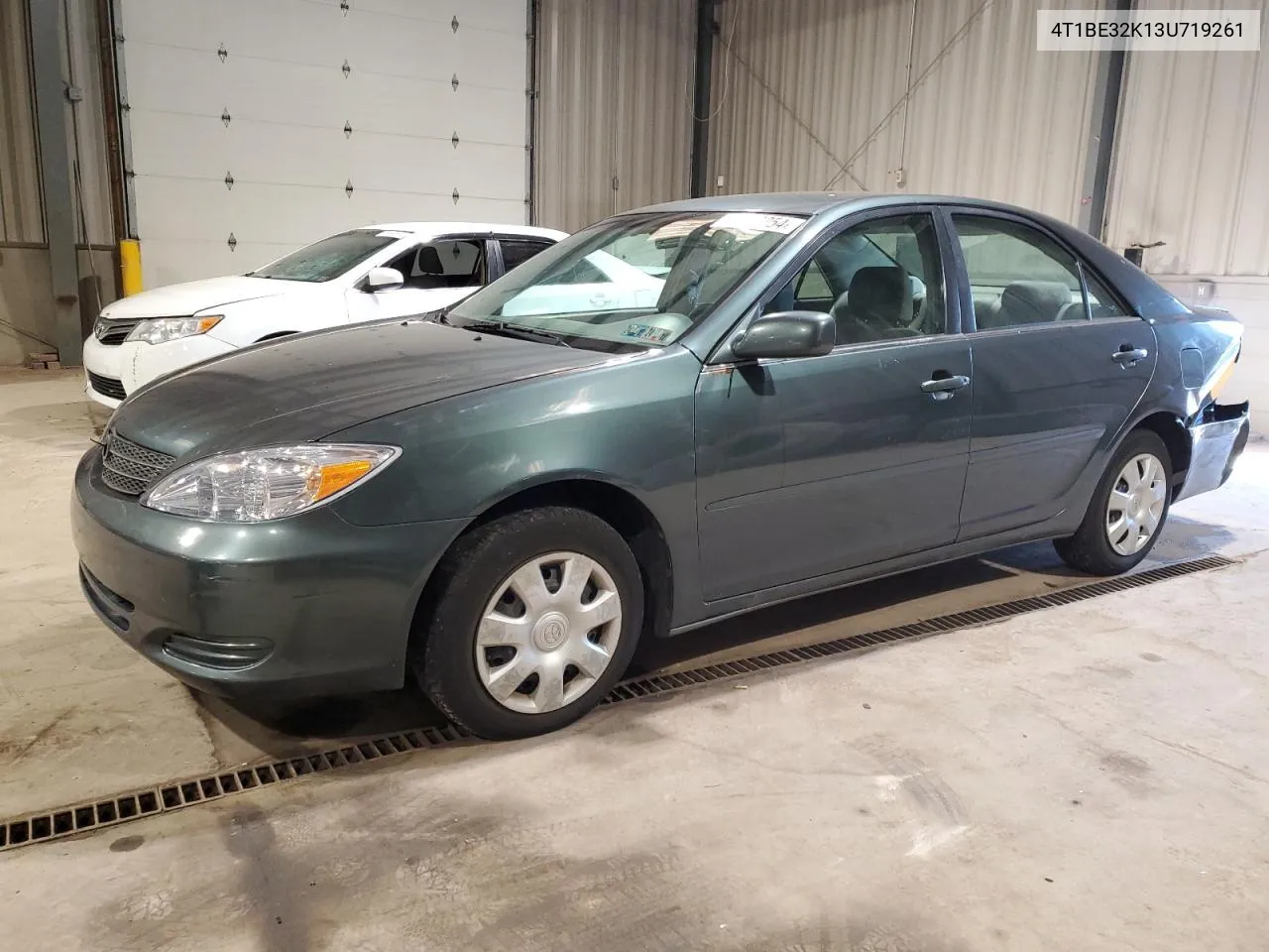 2003 Toyota Camry Le VIN: 4T1BE32K13U719261 Lot: 77036354