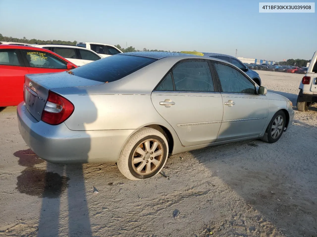 2003 Toyota Camry Le VIN: 4T1BF30KX3U039908 Lot: 77188234