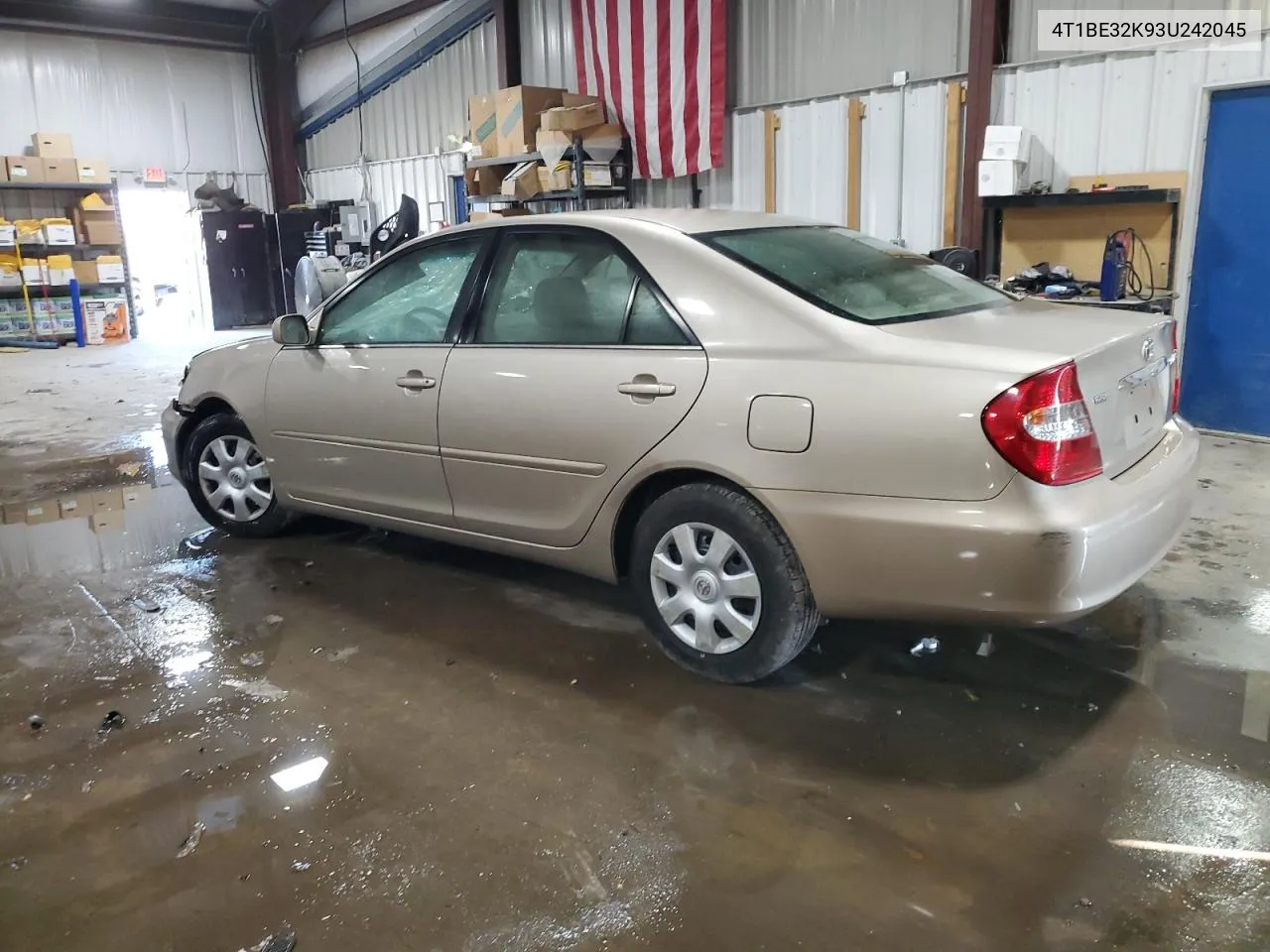 2003 Toyota Camry Le VIN: 4T1BE32K93U242045 Lot: 79738074