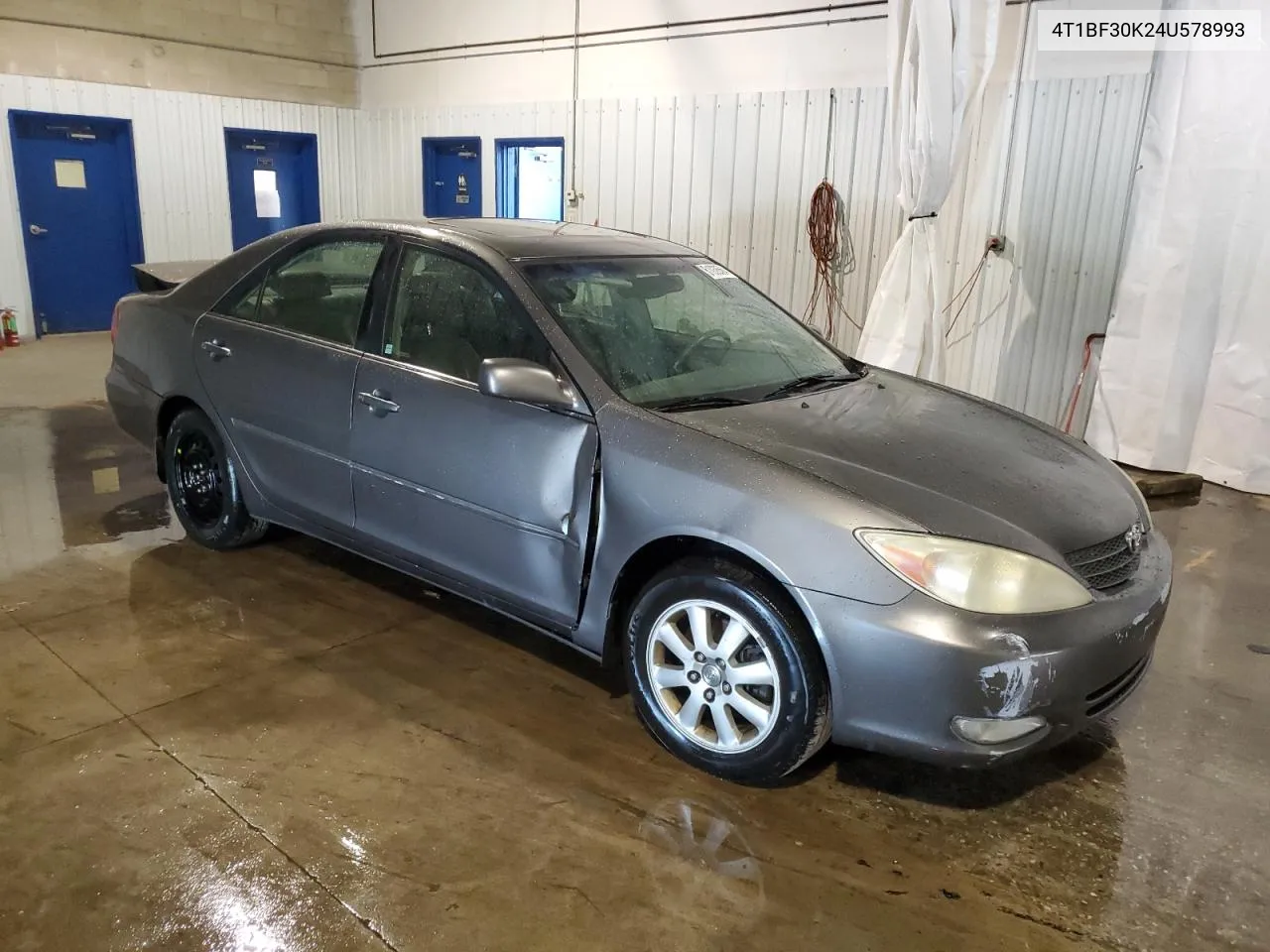 2004 Toyota Camry Le VIN: 4T1BF30K24U578993 Lot: 61938564