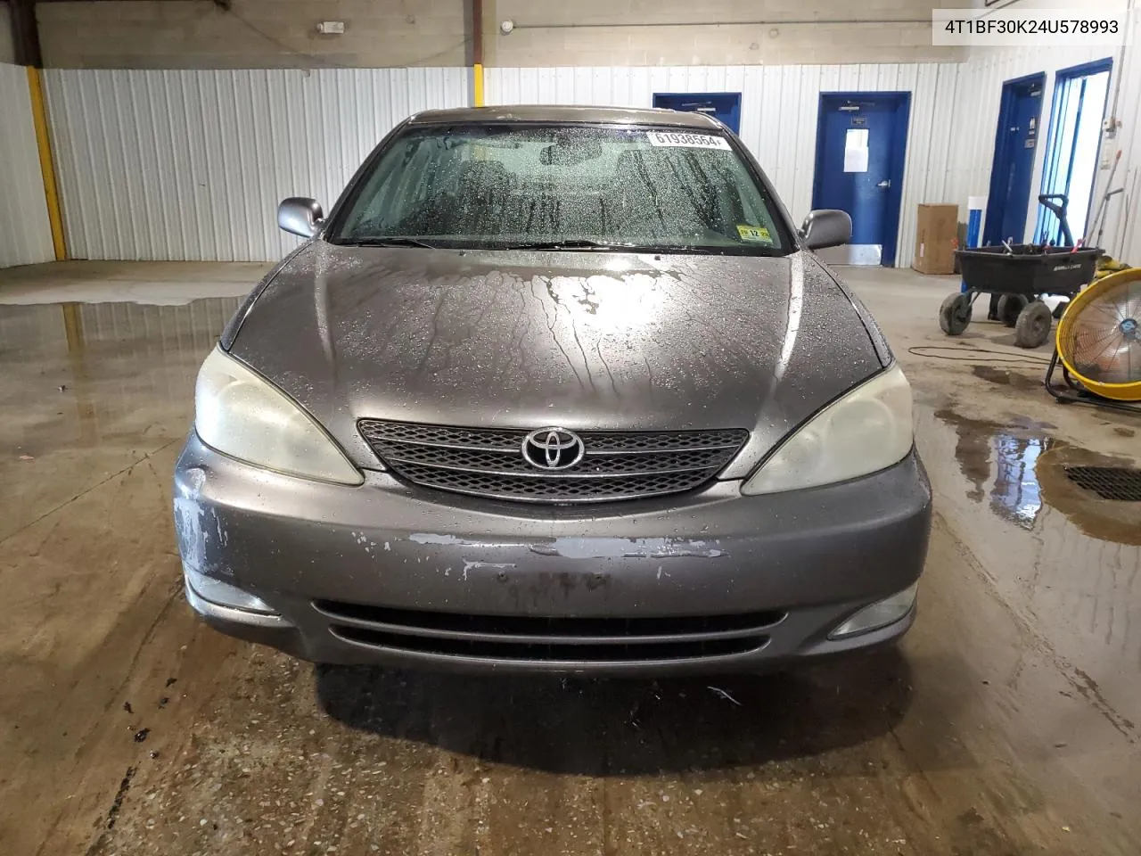 2004 Toyota Camry Le VIN: 4T1BF30K24U578993 Lot: 61938564