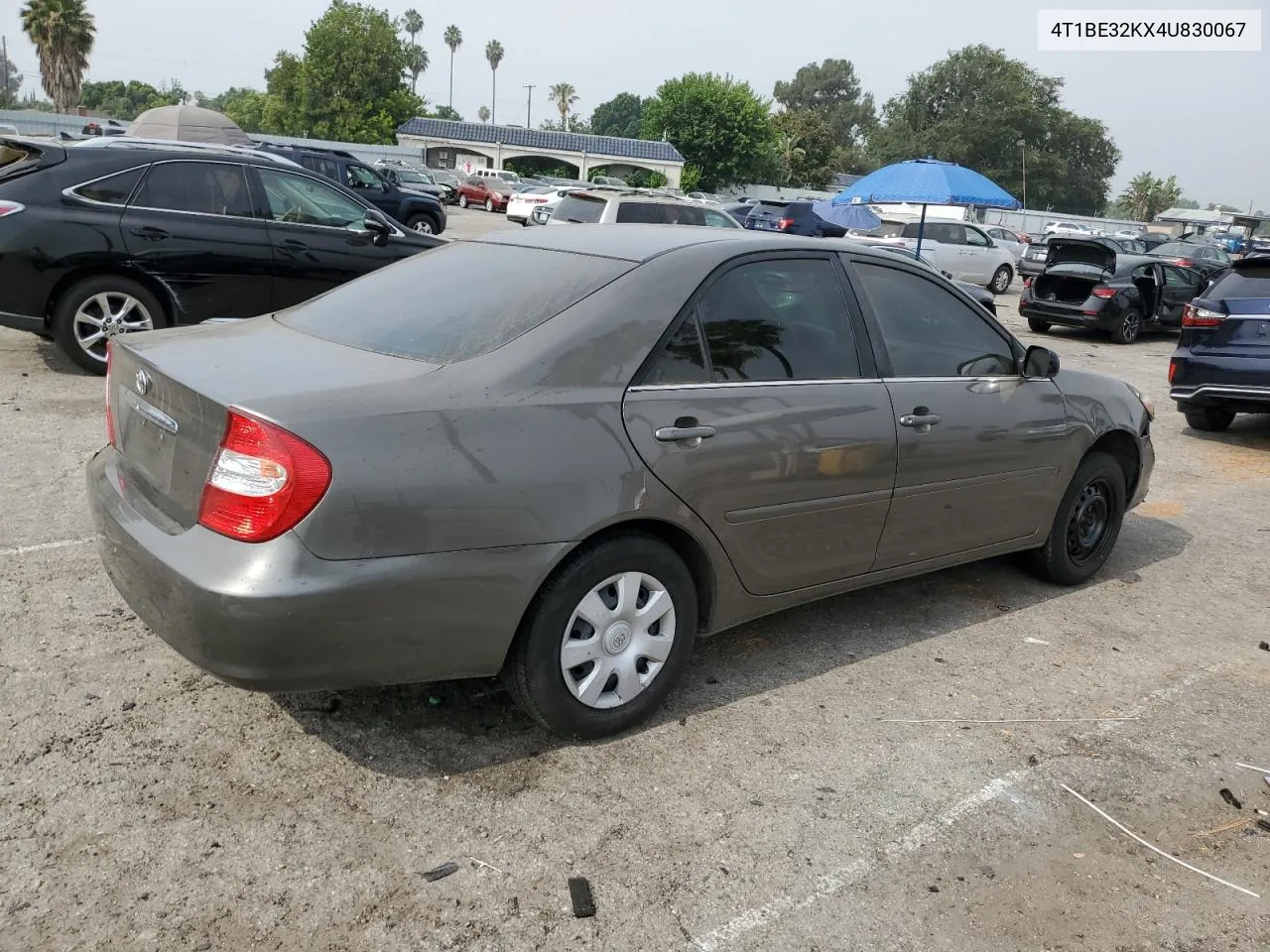 2004 Toyota Camry Le VIN: 4T1BE32KX4U830067 Lot: 62893124