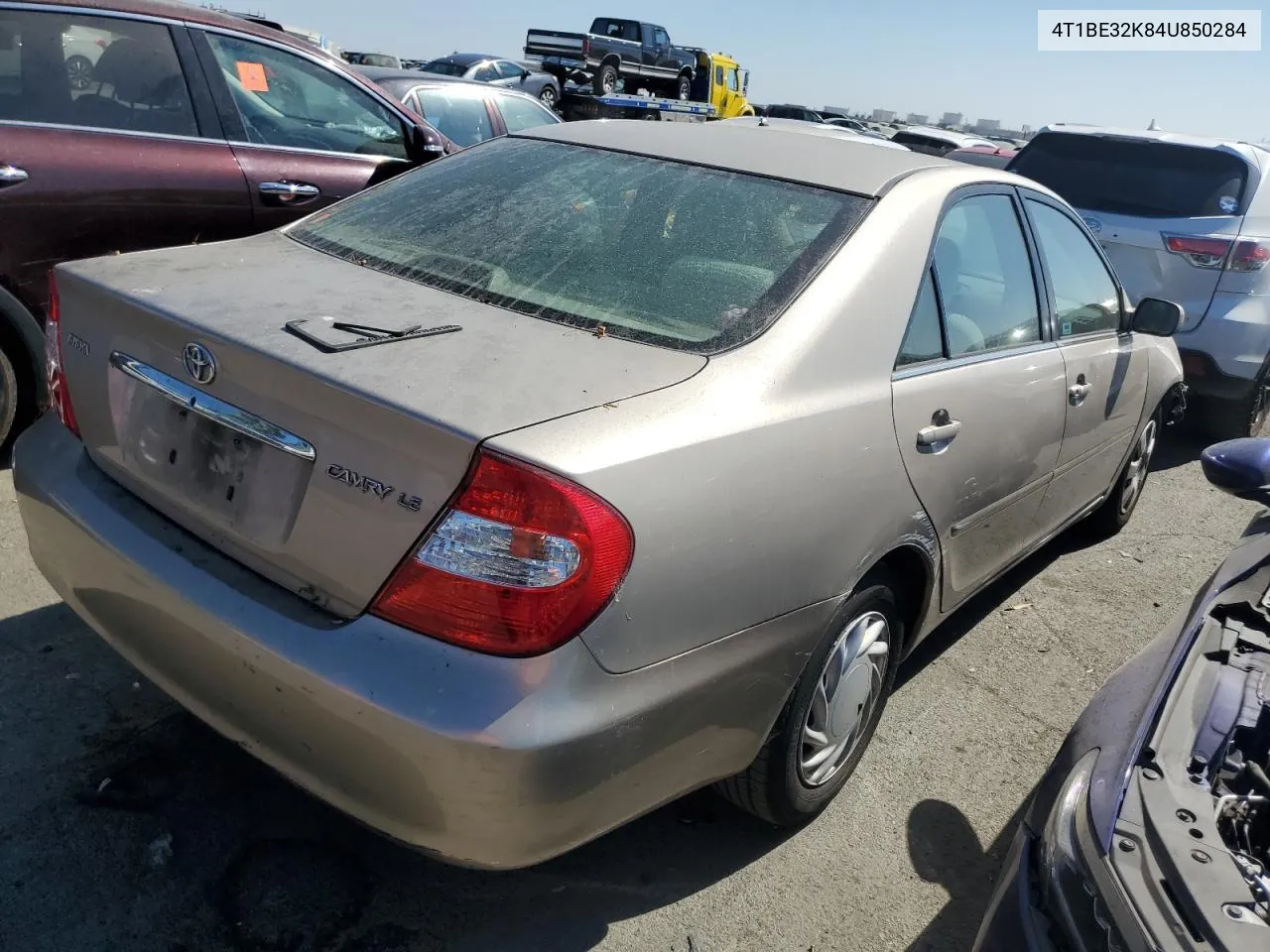 2004 Toyota Camry Le VIN: 4T1BE32K84U850284 Lot: 65971204