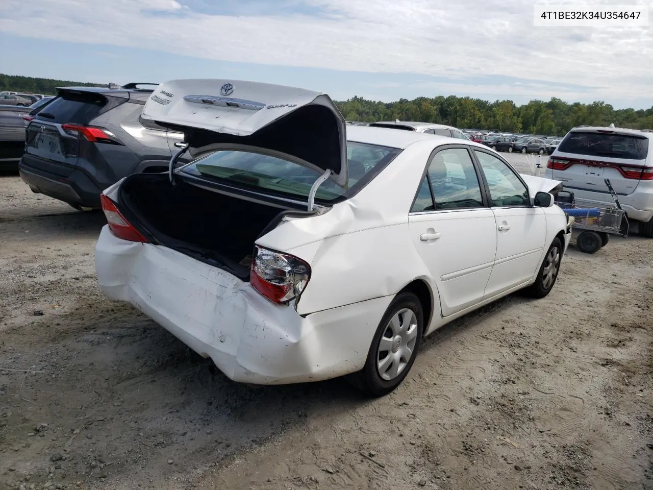 2004 Toyota Camry Le VIN: 4T1BE32K34U354647 Lot: 69844604