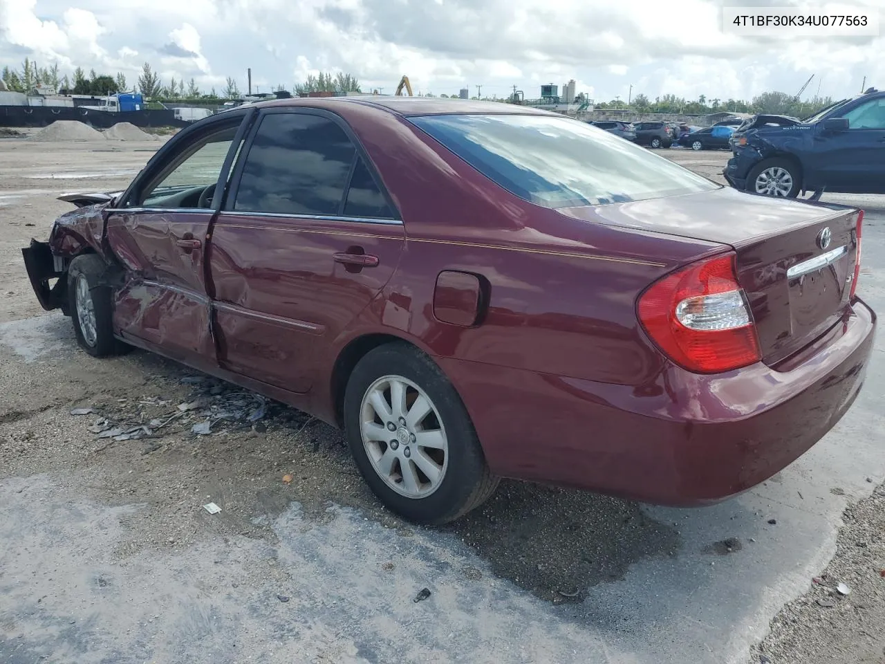 2004 Toyota Camry Le VIN: 4T1BF30K34U077563 Lot: 70001284