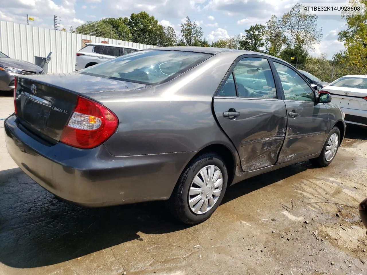 2004 Toyota Camry Le VIN: 4T1BE32K14U923608 Lot: 70022154