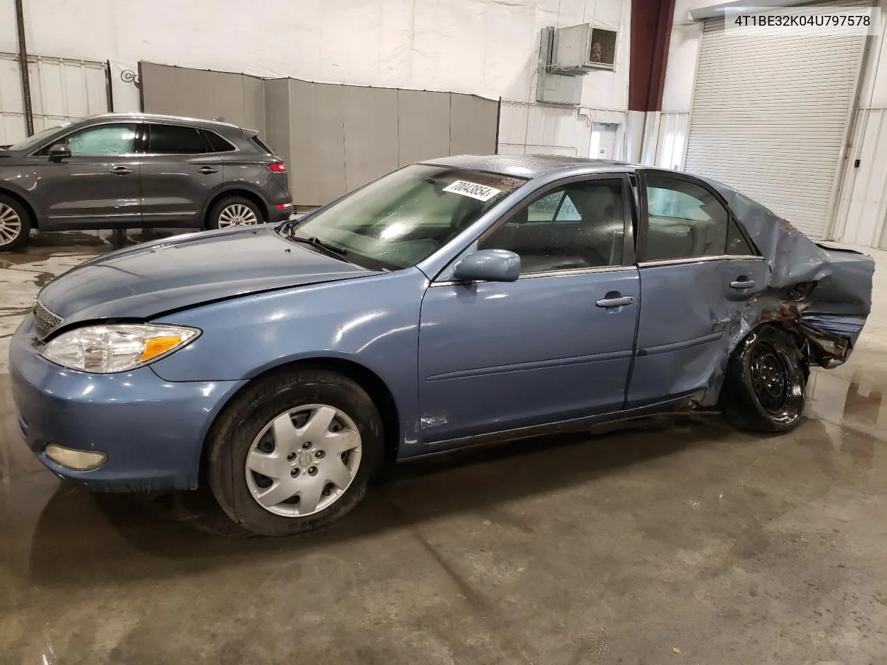 2004 Toyota Camry Le VIN: 4T1BE32K04U797578 Lot: 70043854