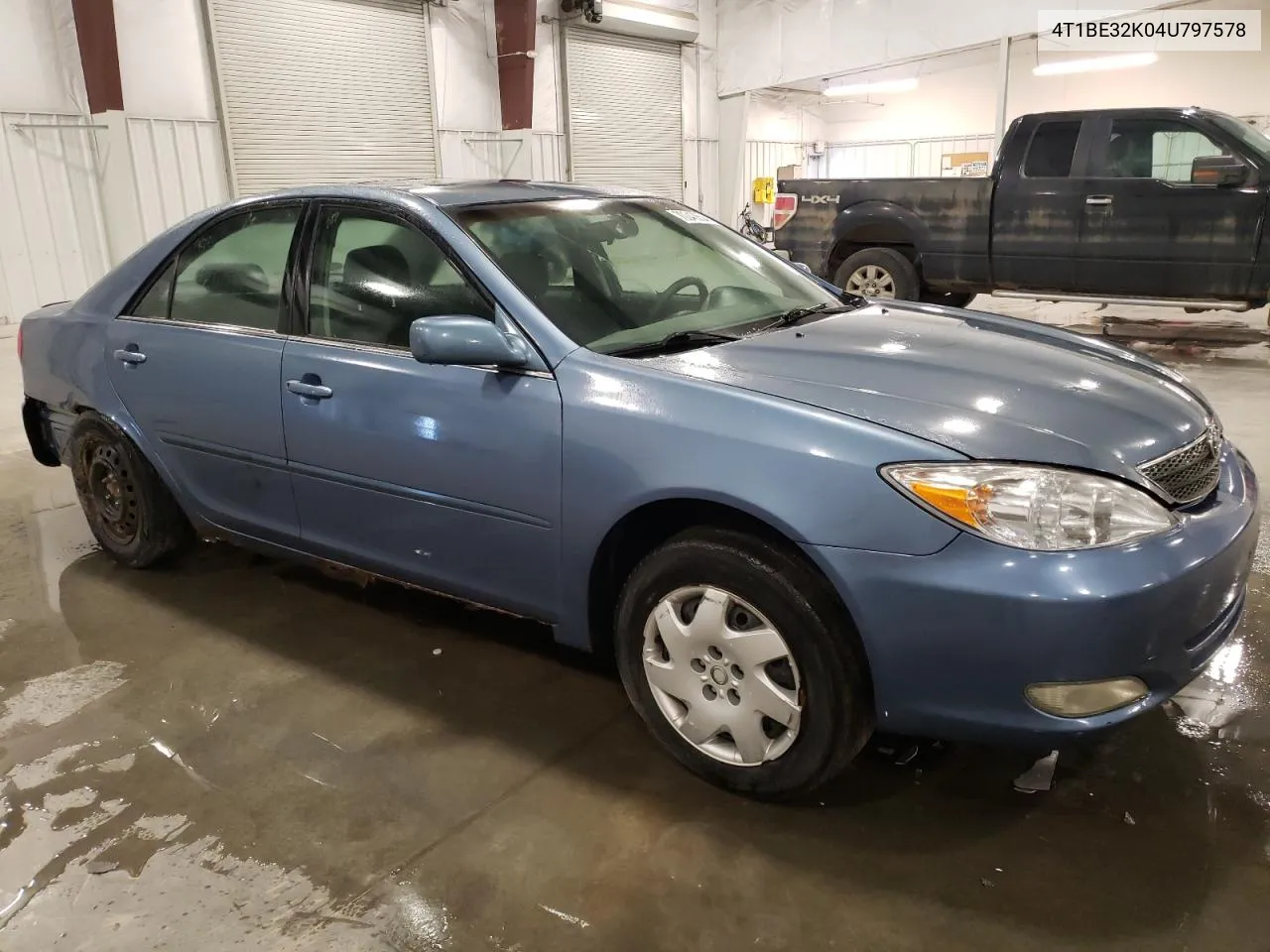 2004 Toyota Camry Le VIN: 4T1BE32K04U797578 Lot: 70043854