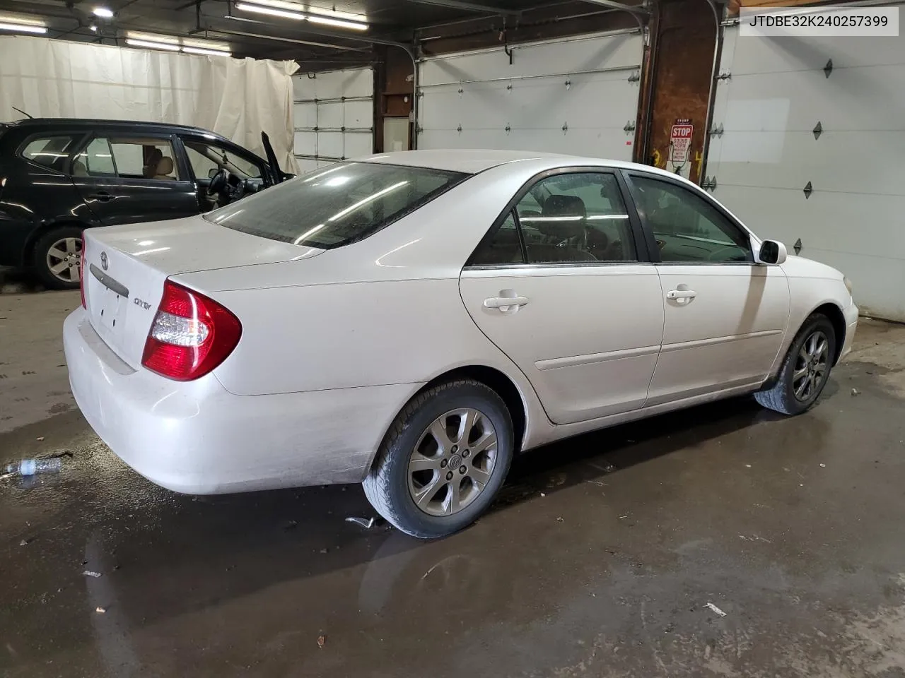 2004 Toyota Camry Le VIN: JTDBE32K240257399 Lot: 71058854