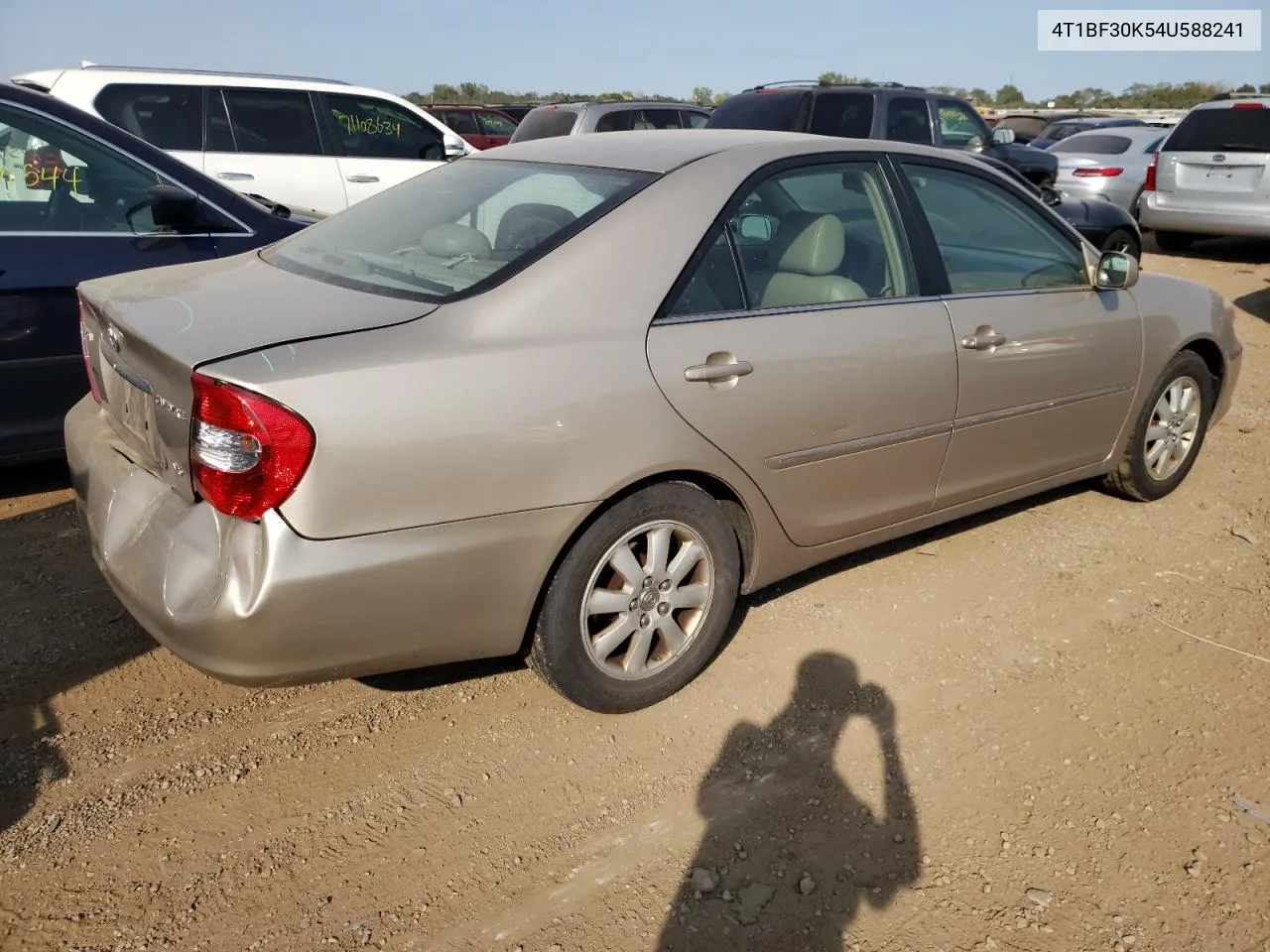 2004 Toyota Camry Le VIN: 4T1BF30K54U588241 Lot: 71478384