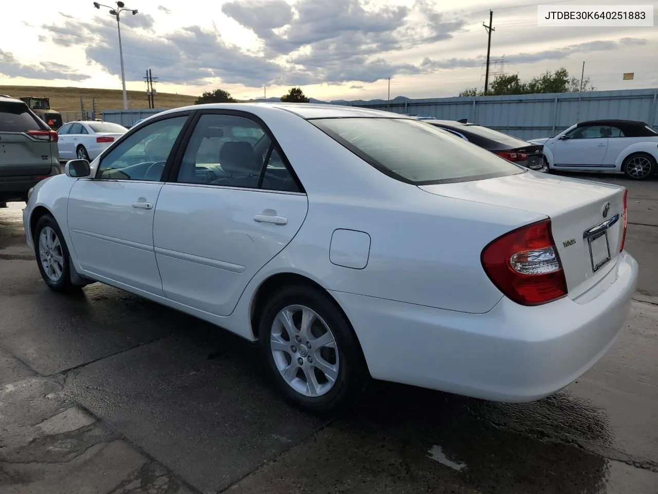 2004 Toyota Camry Le VIN: JTDBE30K640251883 Lot: 71583844