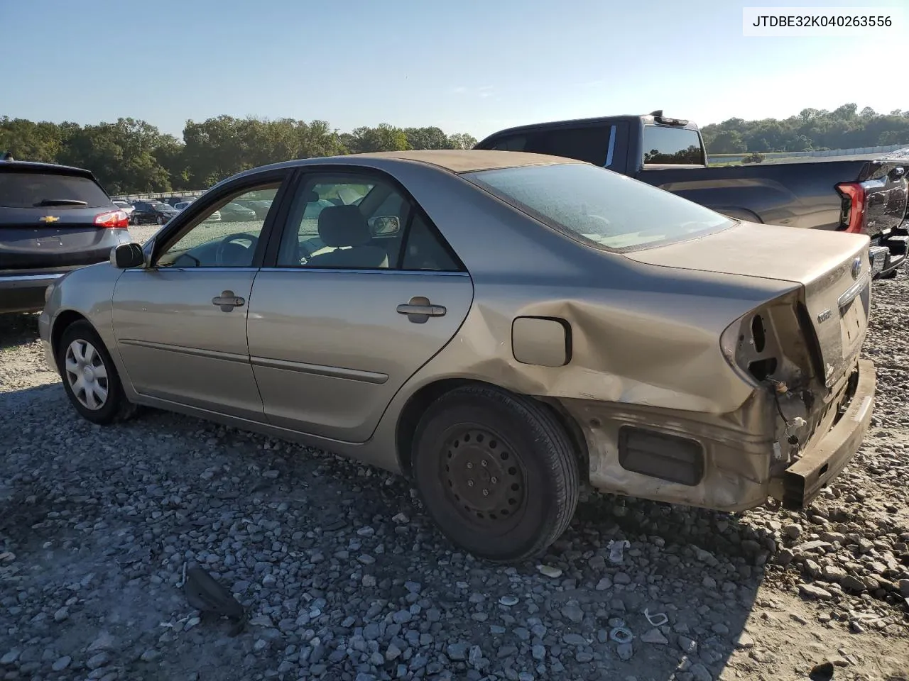 2004 Toyota Camry Le VIN: JTDBE32K040263556 Lot: 72026504