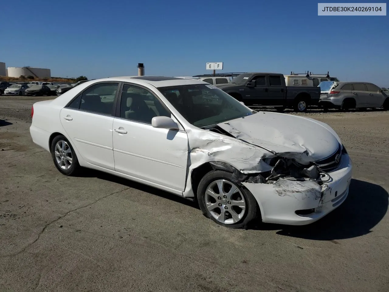 2004 Toyota Camry Le VIN: JTDBE30K240269104 Lot: 72653184