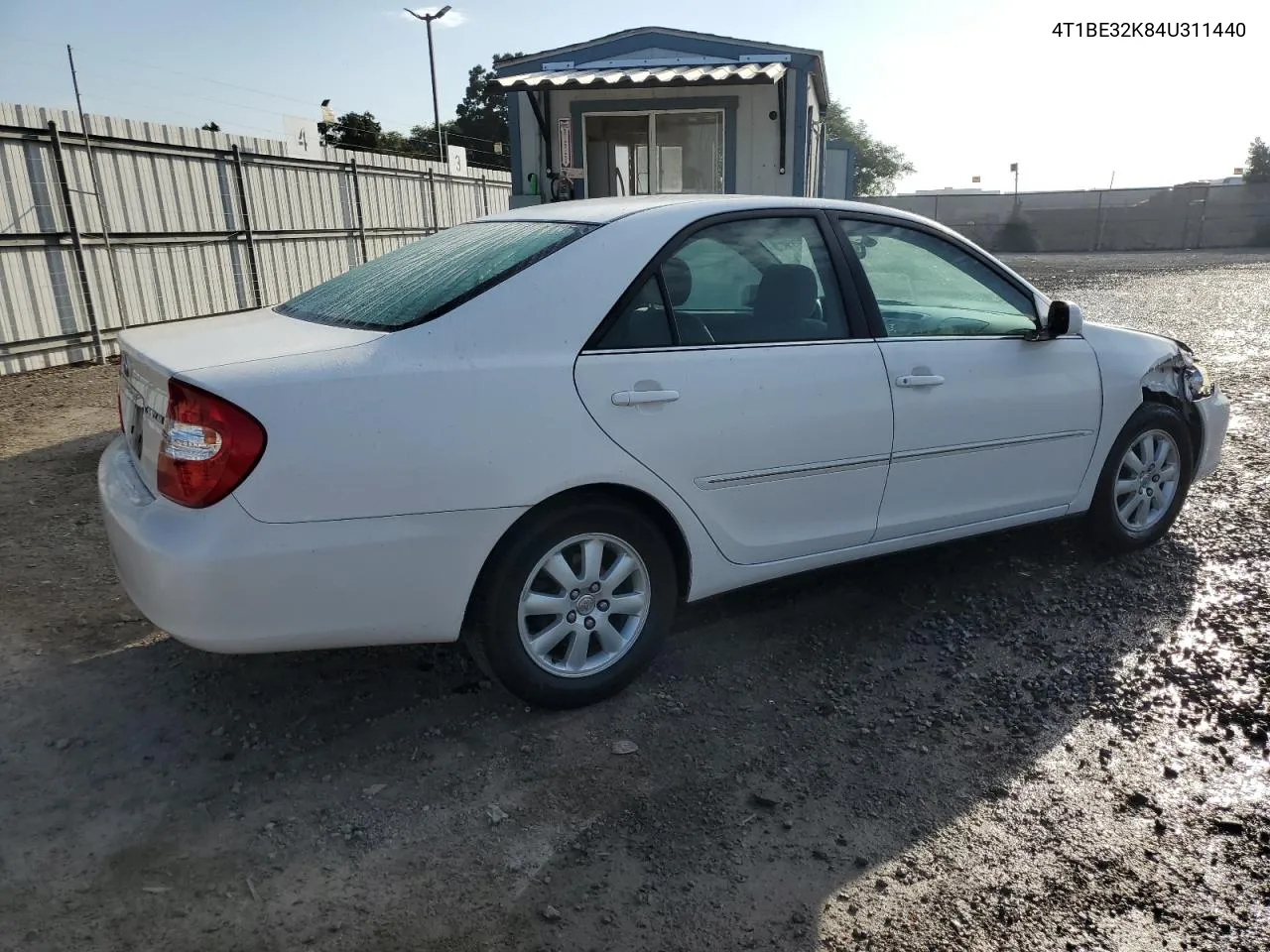 2004 Toyota Camry Le VIN: 4T1BE32K84U311440 Lot: 73330464