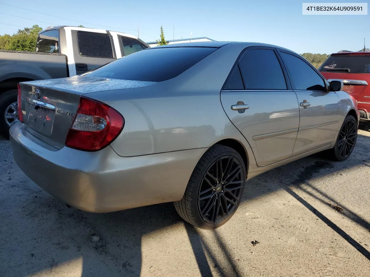 2004 Toyota Camry Le VIN: 4T1BE32K64U909591 Lot: 73977084