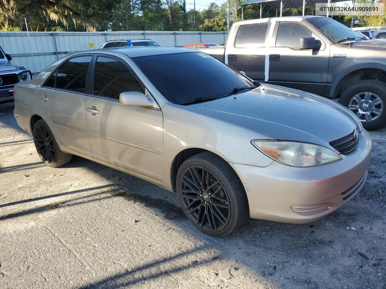 2004 Toyota Camry Le VIN: 4T1BE32K64U909591 Lot: 73977084