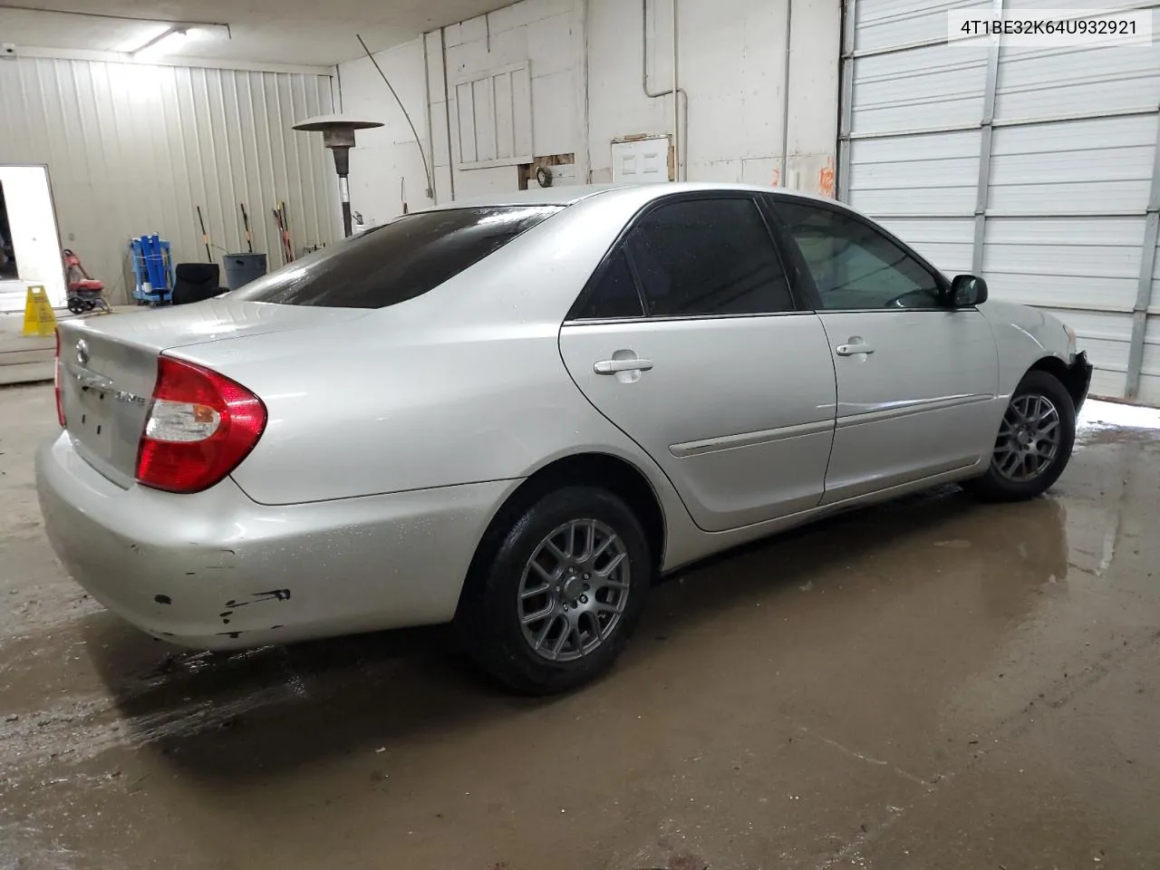 2004 Toyota Camry Le VIN: 4T1BE32K64U932921 Lot: 73993774