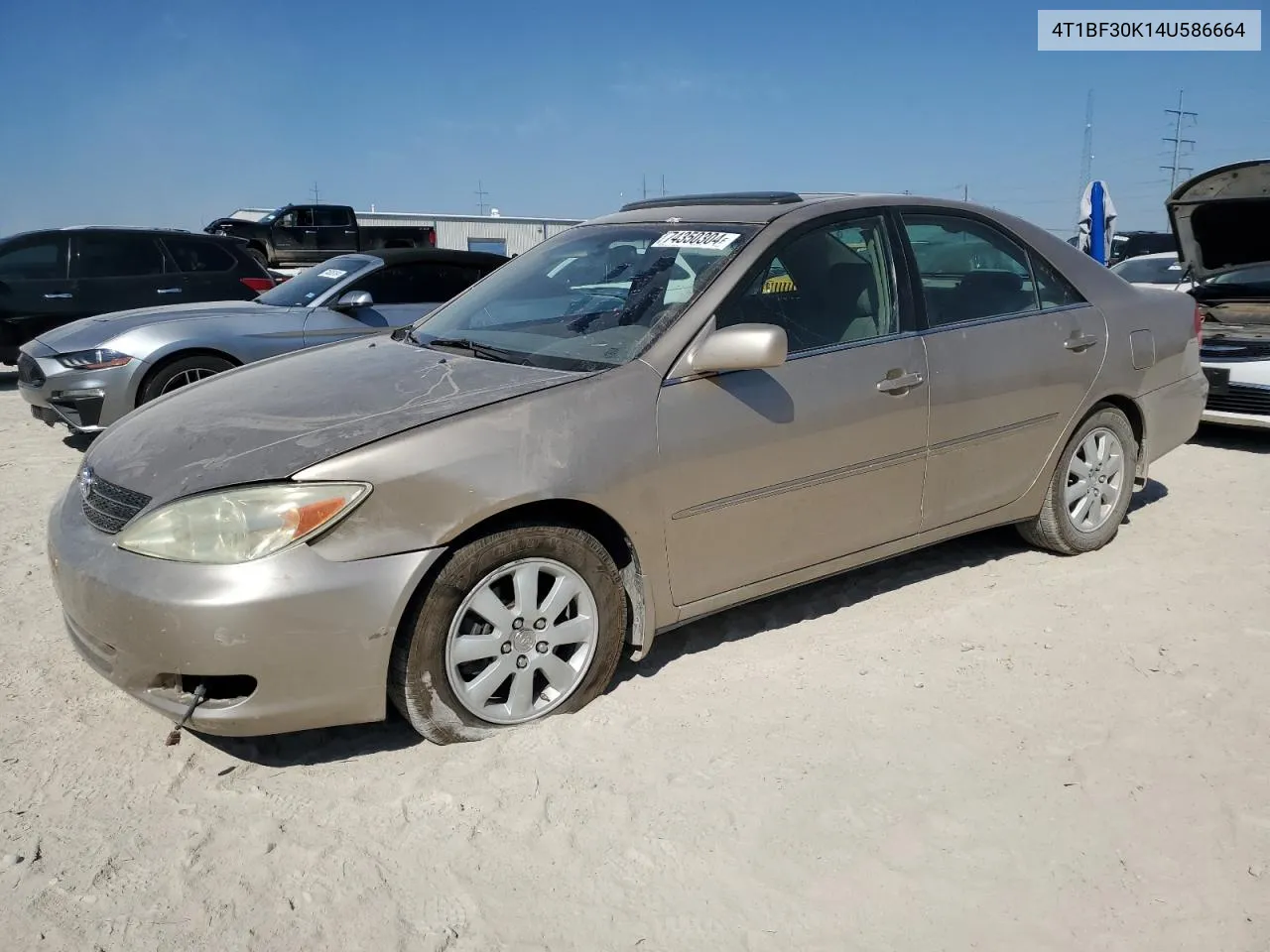 2004 Toyota Camry Le VIN: 4T1BF30K14U586664 Lot: 74350304