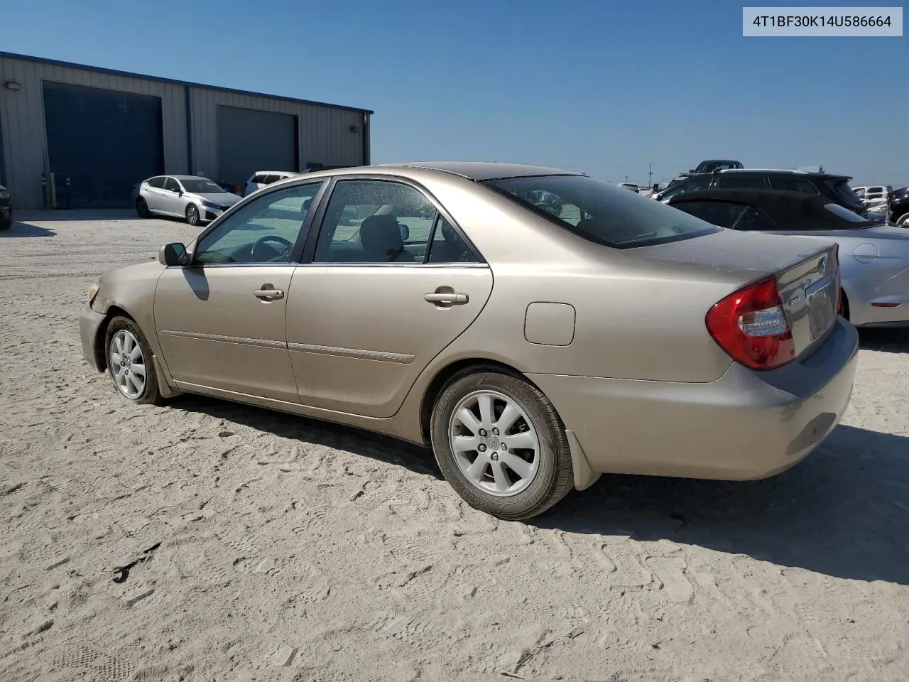 2004 Toyota Camry Le VIN: 4T1BF30K14U586664 Lot: 74350304