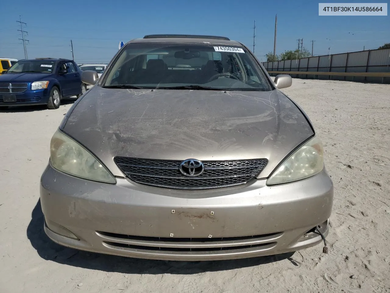 2004 Toyota Camry Le VIN: 4T1BF30K14U586664 Lot: 74350304