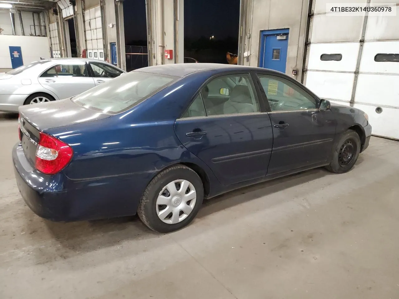 4T1BE32K14U360978 2004 Toyota Camry Le