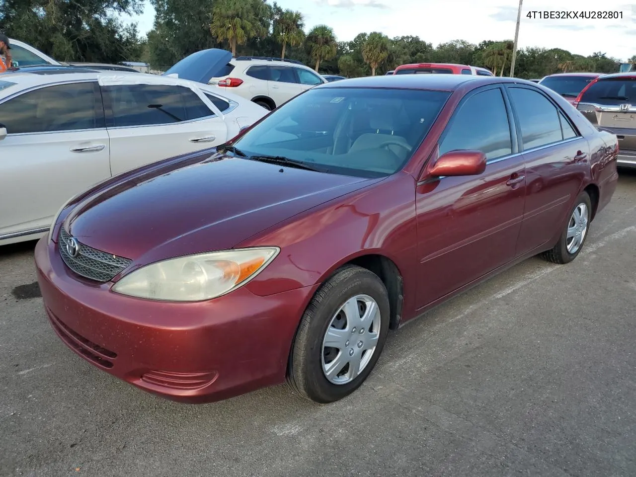 2004 Toyota Camry Le VIN: 4T1BE32KX4U282801 Lot: 74681324