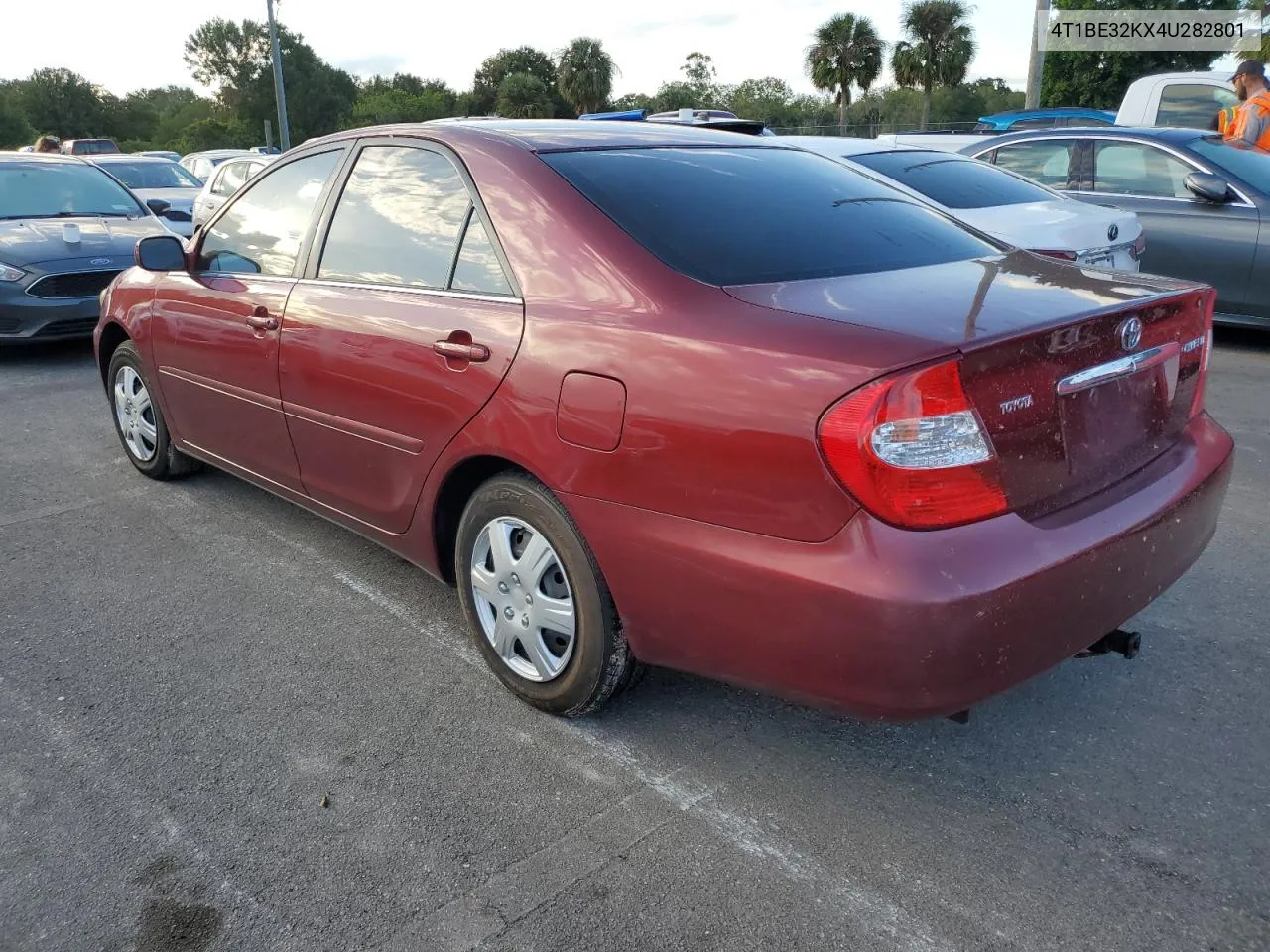 2004 Toyota Camry Le VIN: 4T1BE32KX4U282801 Lot: 74681324