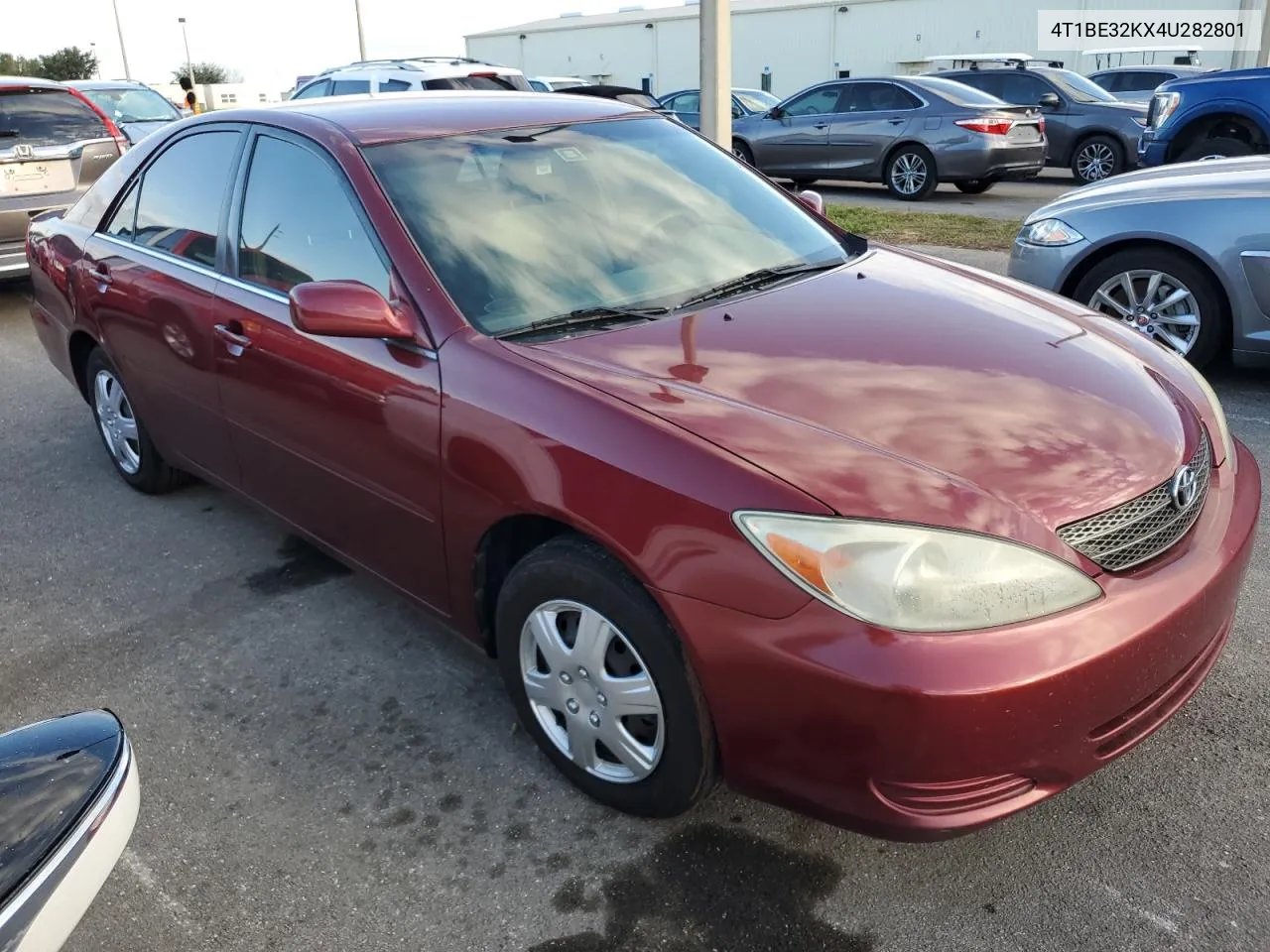 2004 Toyota Camry Le VIN: 4T1BE32KX4U282801 Lot: 74681324