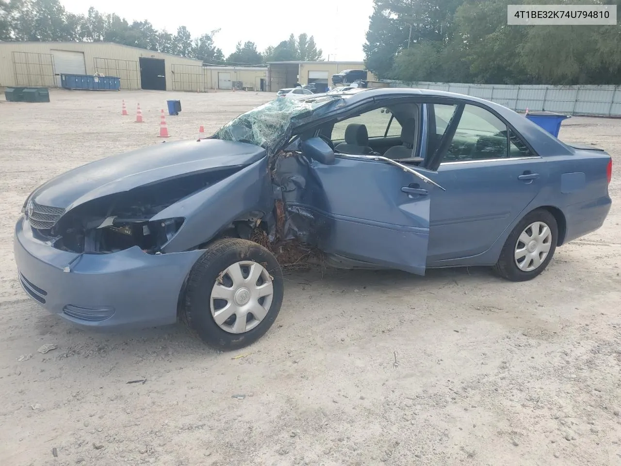 2004 Toyota Camry Le VIN: 4T1BE32K74U794810 Lot: 74731714