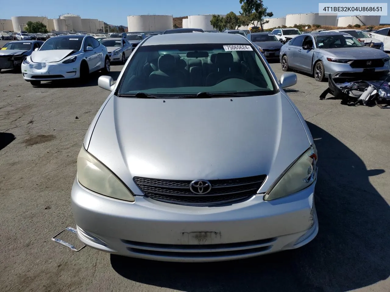 2004 Toyota Camry Le VIN: 4T1BE32K04U868651 Lot: 75065624