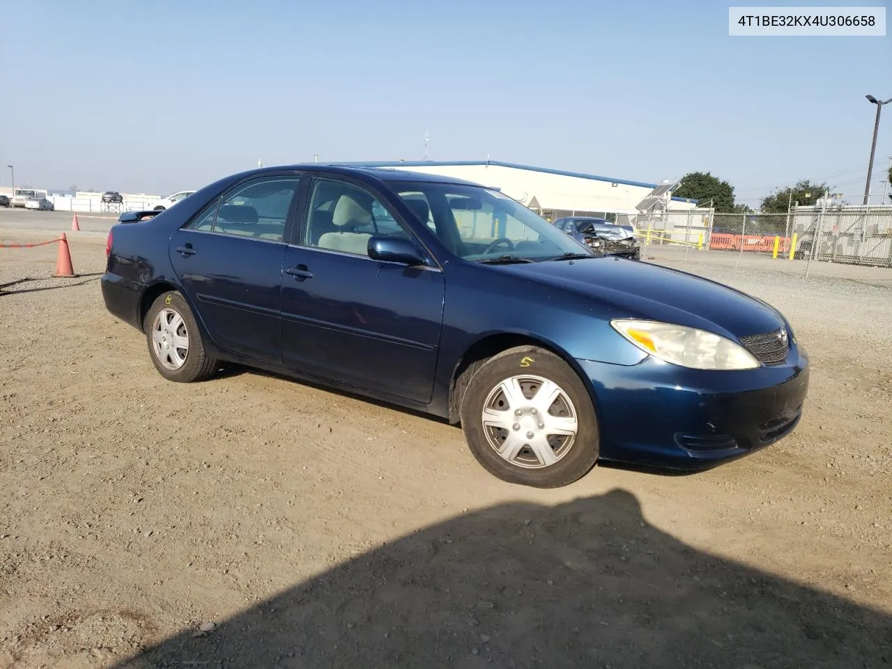 2004 Toyota Camry Le VIN: 4T1BE32KX4U306658 Lot: 75320804