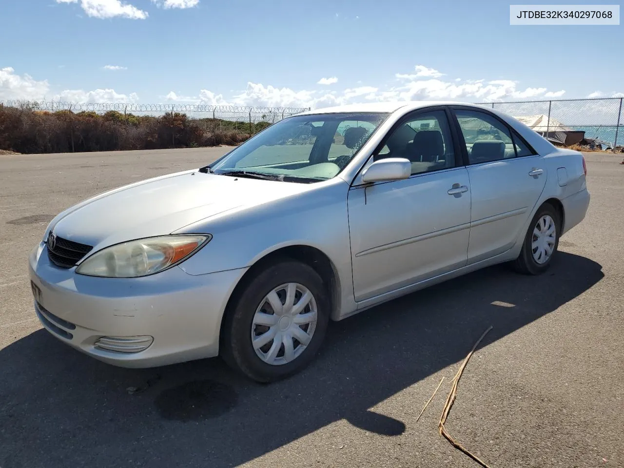 2004 Toyota Camry Le VIN: JTDBE32K340297068 Lot: 75328394