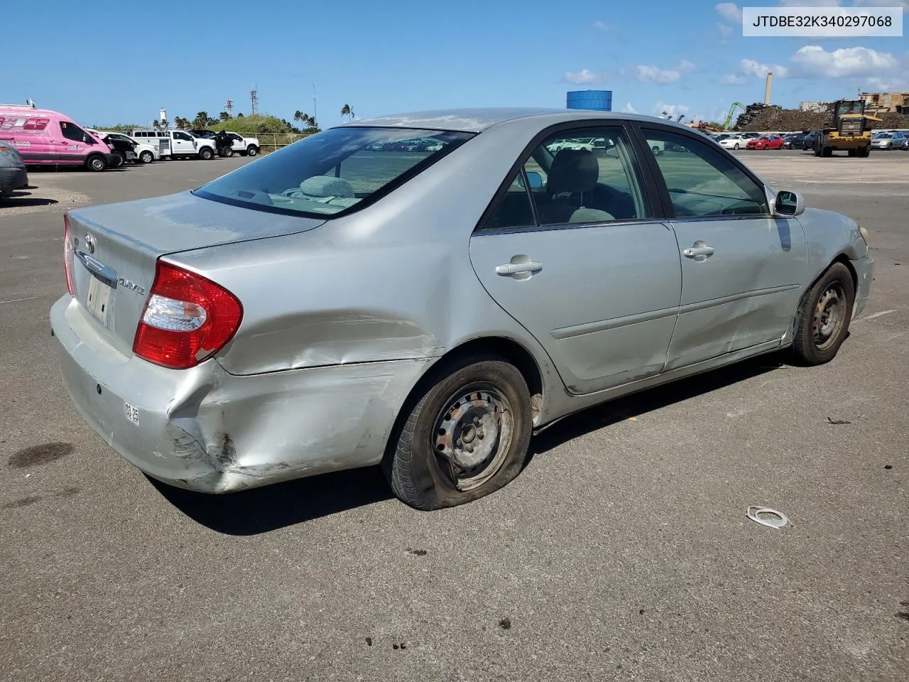 2004 Toyota Camry Le VIN: JTDBE32K340297068 Lot: 75328394