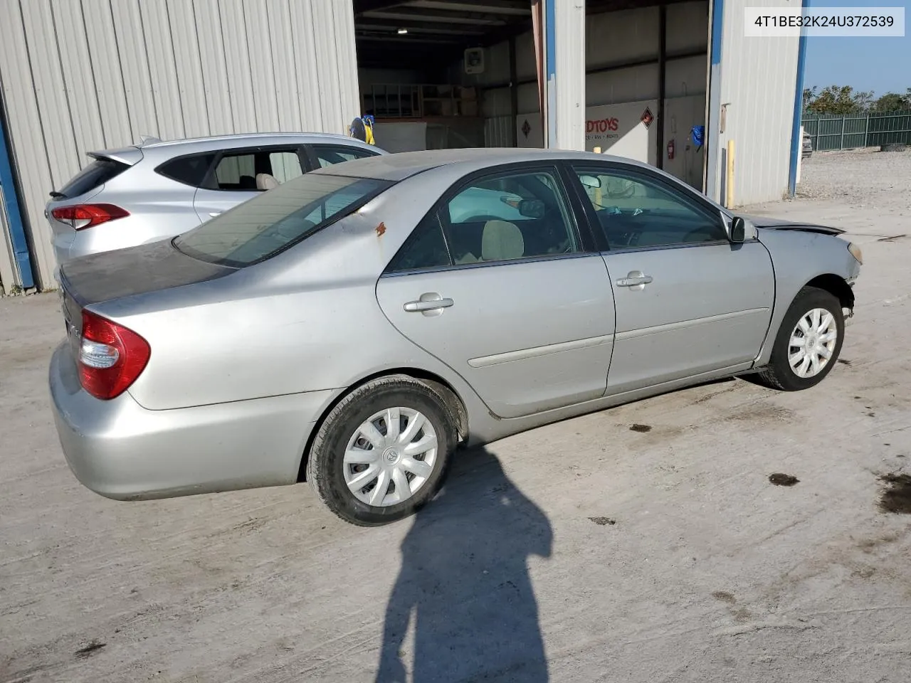 2004 Toyota Camry Le VIN: 4T1BE32K24U372539 Lot: 75745124