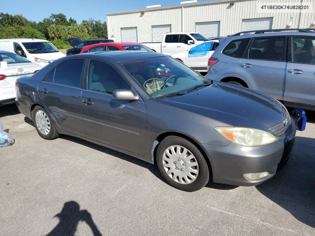 2004 Toyota Camry Le VIN: 4T1BE30K74U828201 Lot: 76010264