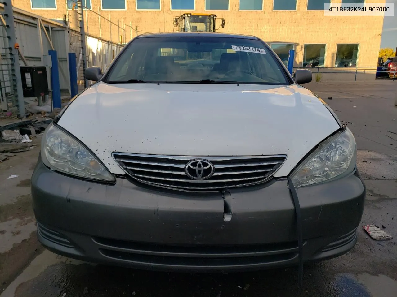 2004 Toyota Camry Le VIN: 4T1BE32K24U907000 Lot: 76352124