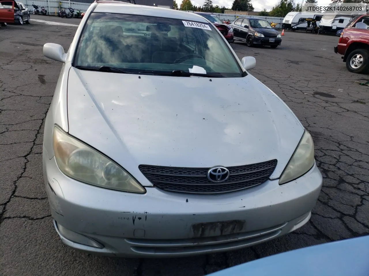 2004 Toyota Camry Le VIN: JTDBE32K140268703 Lot: 76418204