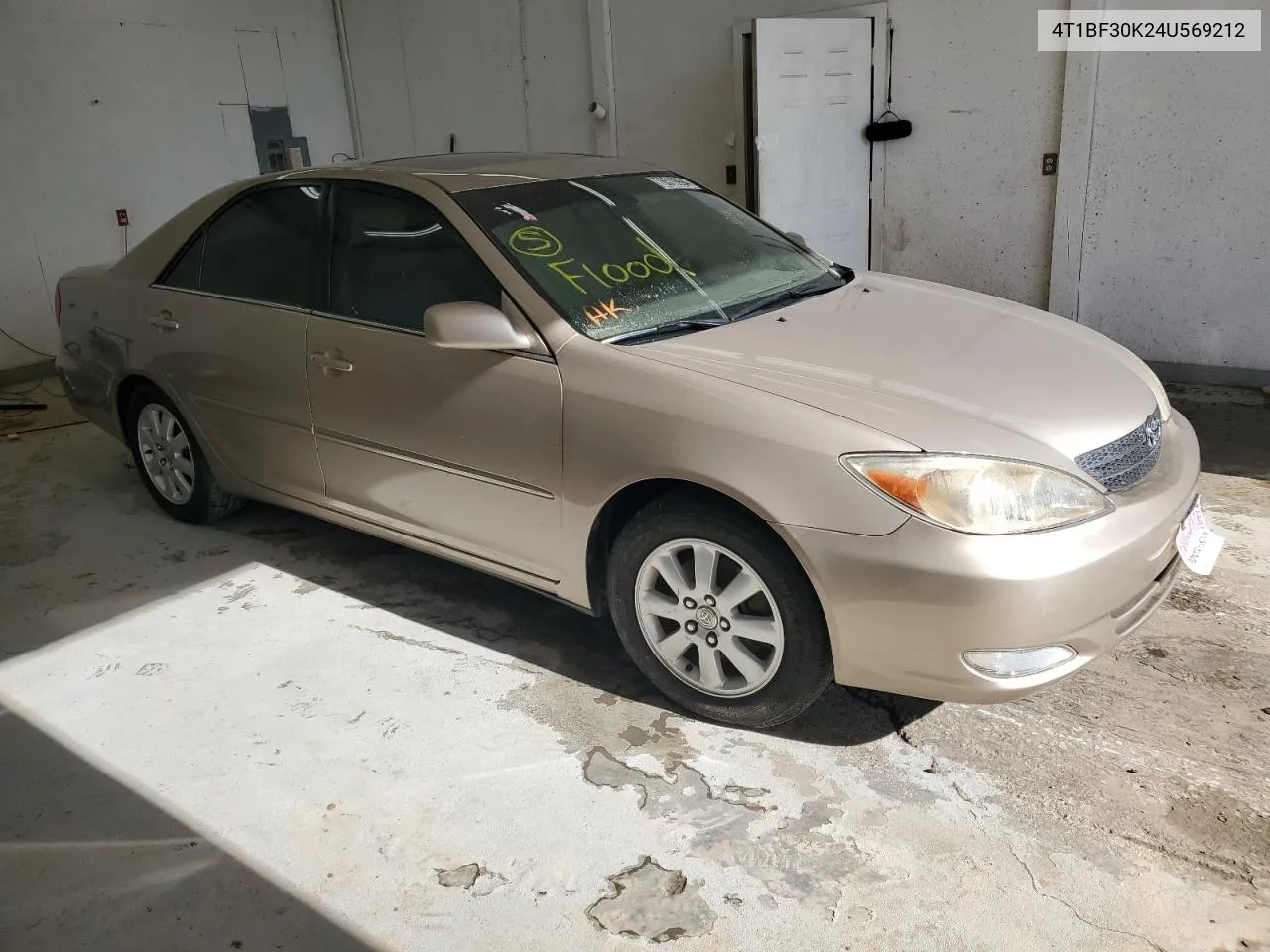 2004 Toyota Camry Le VIN: 4T1BF30K24U569212 Lot: 76519994