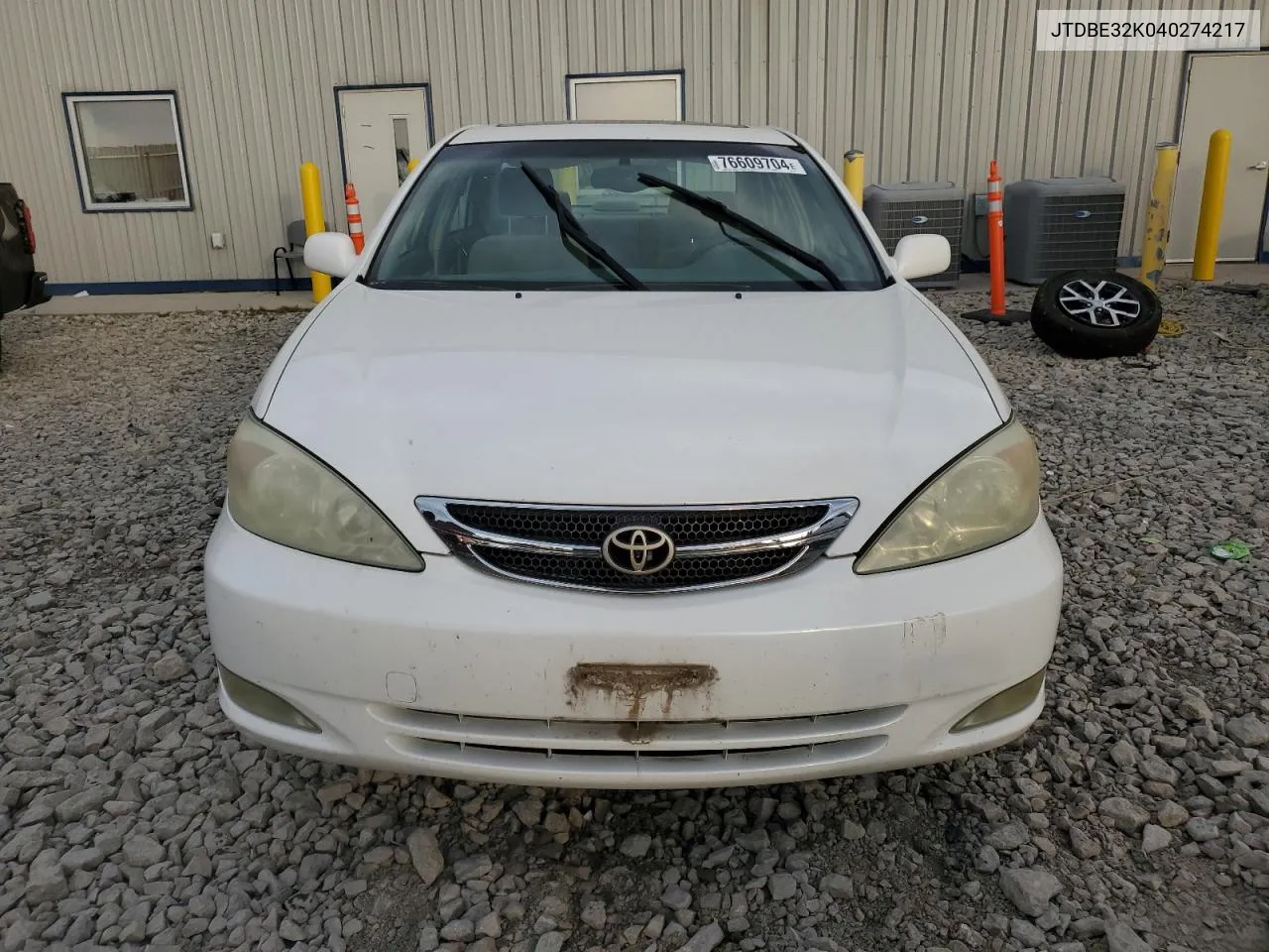 JTDBE32K040274217 2004 Toyota Camry Le