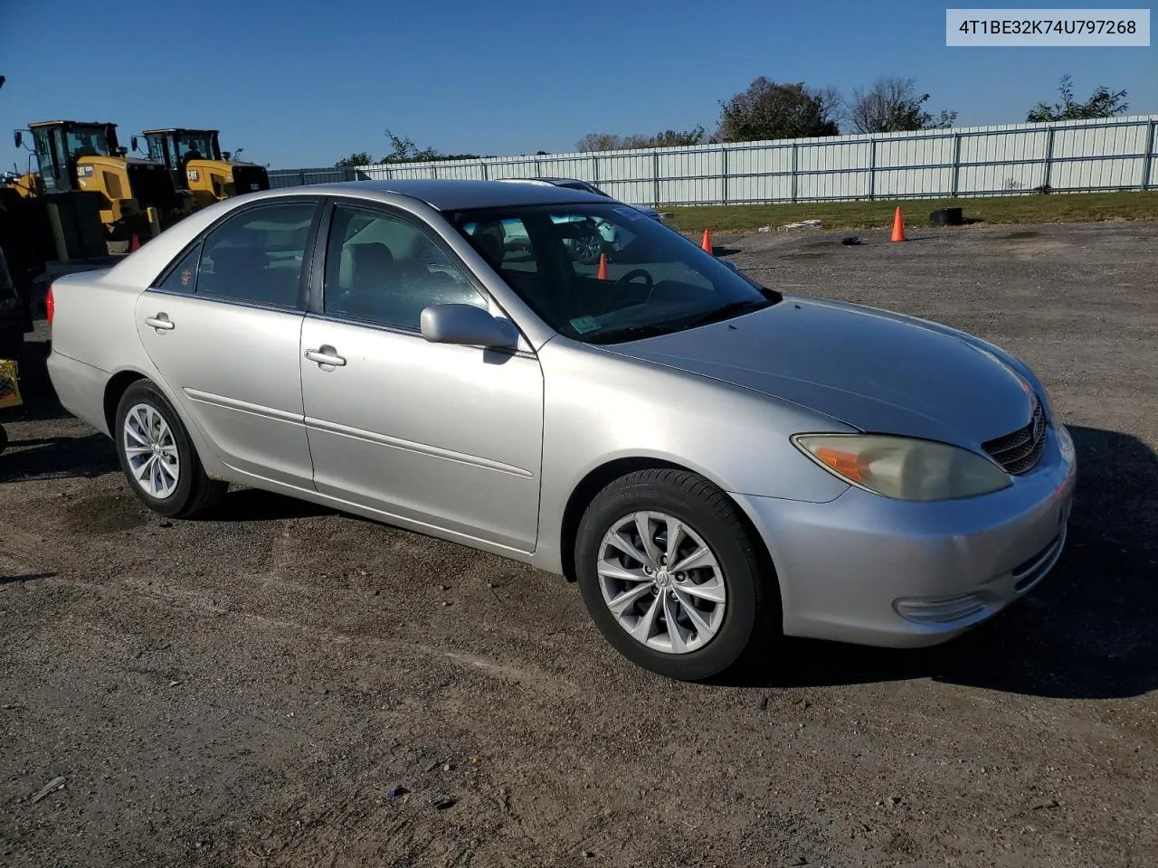 2004 Toyota Camry Le VIN: 4T1BE32K74U797268 Lot: 76694424