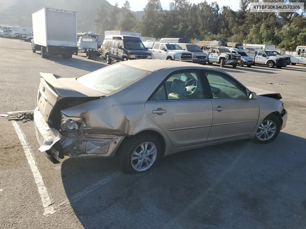 2004 Toyota Camry Le VIN: 4T1BF30K54U570306 Lot: 77150704