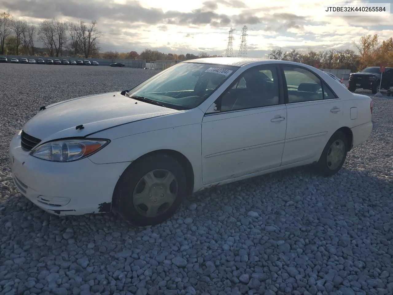 2004 Toyota Camry Le VIN: JTDBE32K440265584 Lot: 77442704