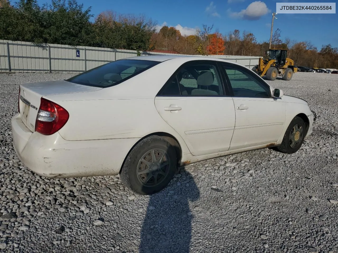 2004 Toyota Camry Le VIN: JTDBE32K440265584 Lot: 77442704