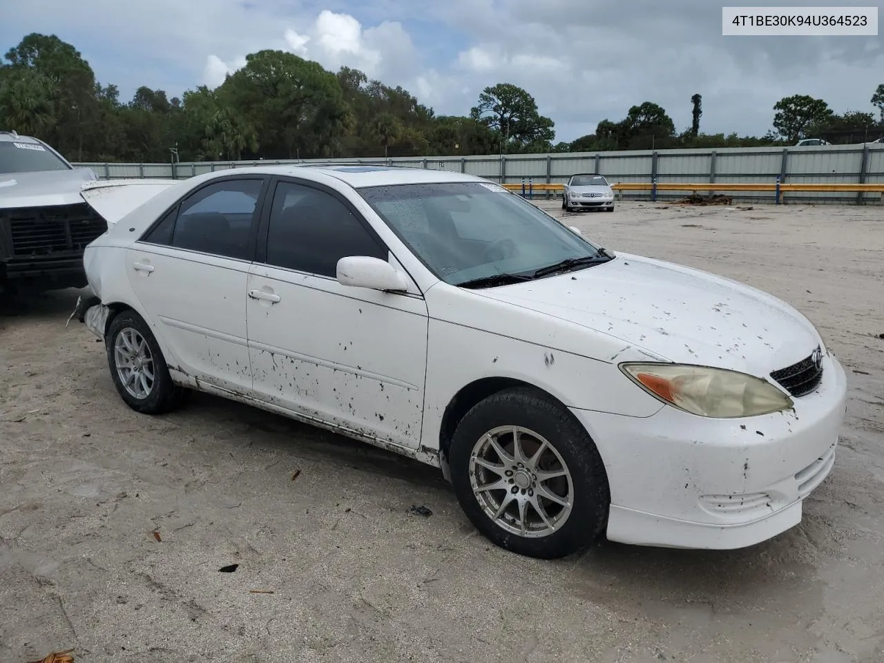 2004 Toyota Camry Le VIN: 4T1BE30K94U364523 Lot: 77575504