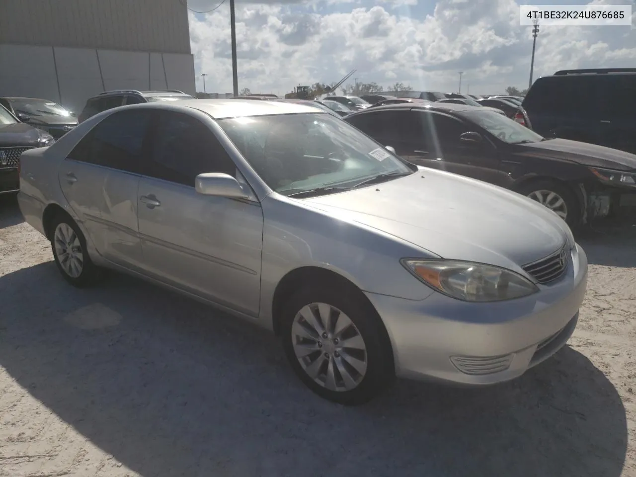 2004 Toyota Camry Le VIN: 4T1BE32K24U876685 Lot: 77876314