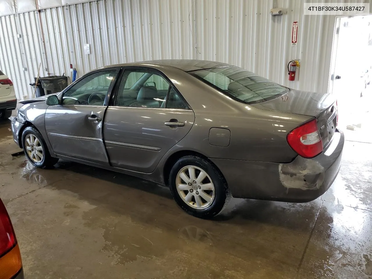 2004 Toyota Camry Le VIN: 4T1BF30K34U587427 Lot: 78214354