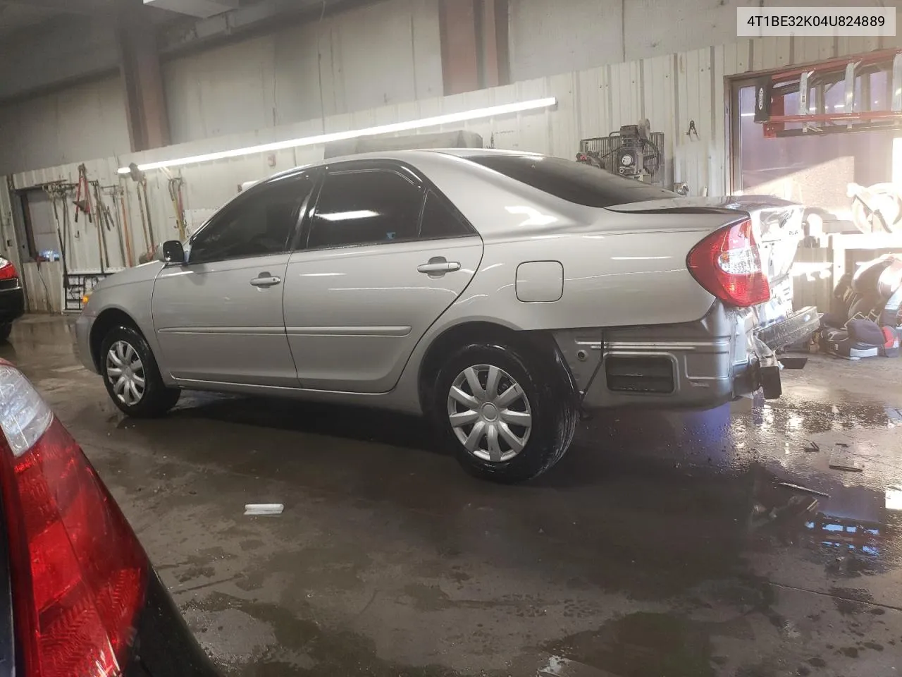 2004 Toyota Camry Le VIN: 4T1BE32K04U824889 Lot: 79850404