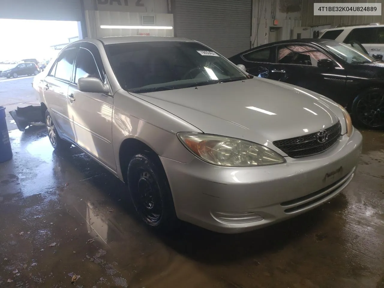 2004 Toyota Camry Le VIN: 4T1BE32K04U824889 Lot: 79850404