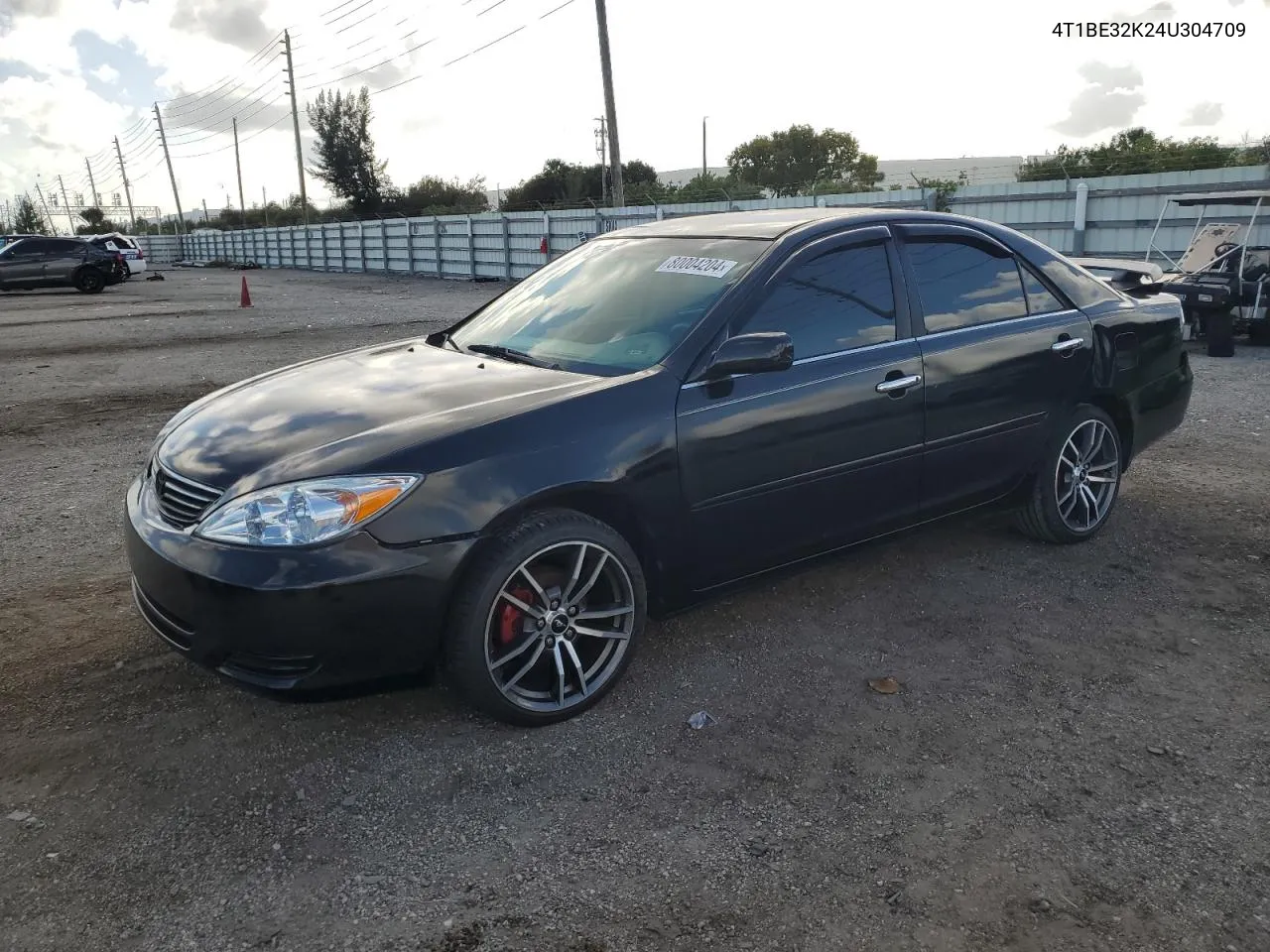 2004 Toyota Camry Le VIN: 4T1BE32K24U304709 Lot: 80004204