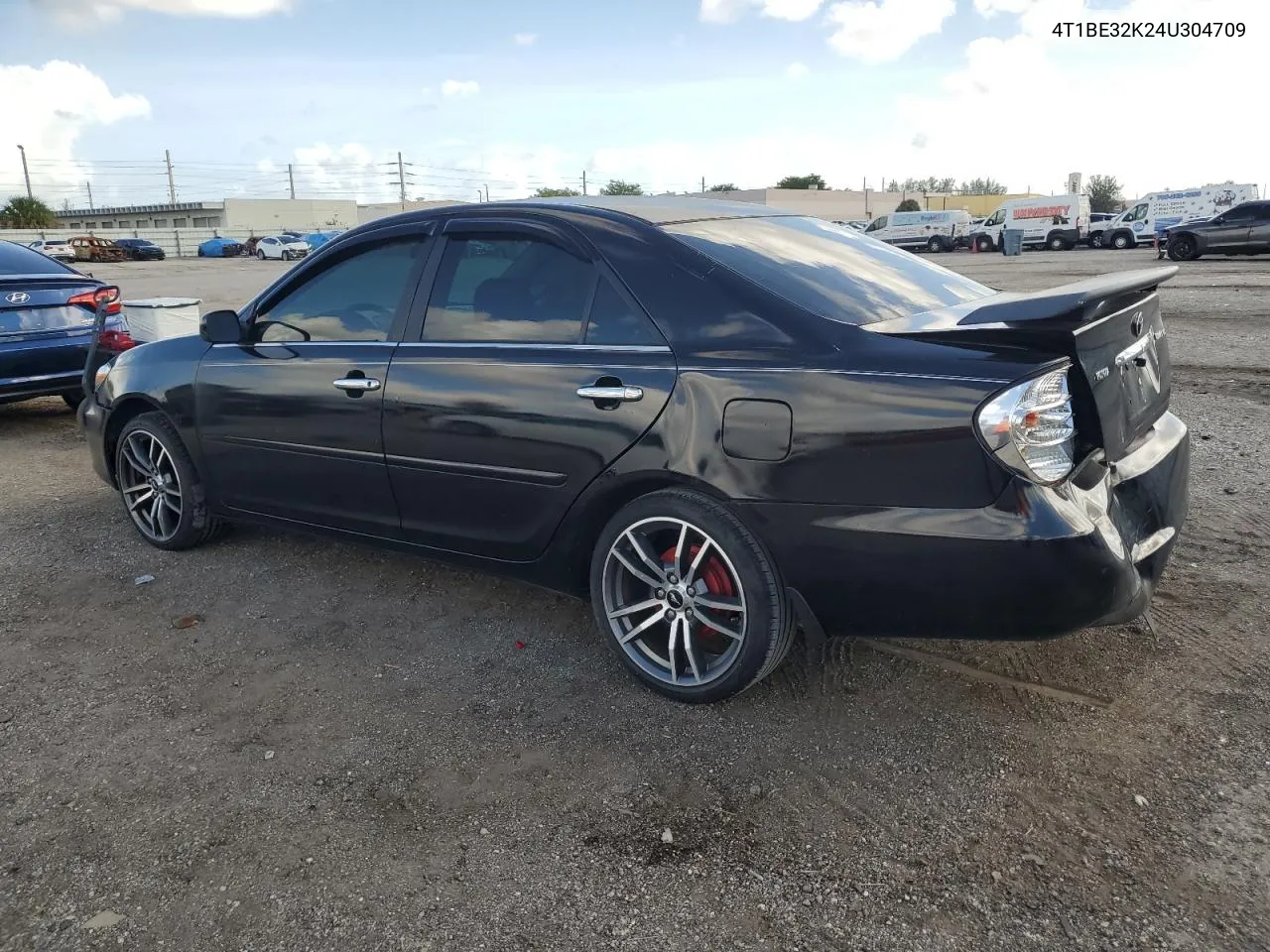 2004 Toyota Camry Le VIN: 4T1BE32K24U304709 Lot: 80004204